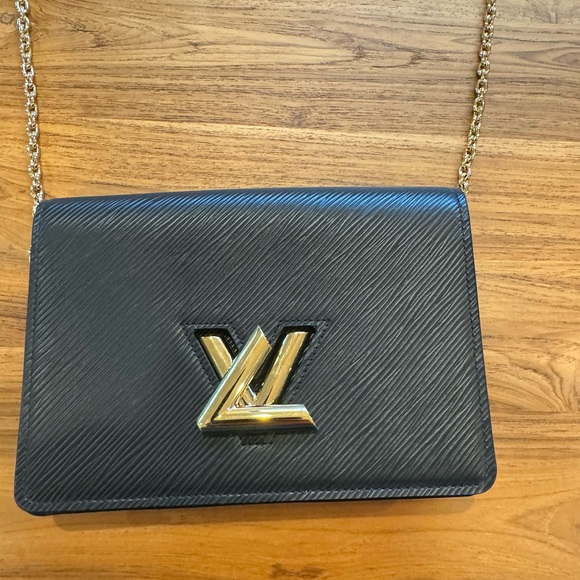 Louis Vuitton Twist Chain Epi Leather Black - Never Used - Picture 2 of 8